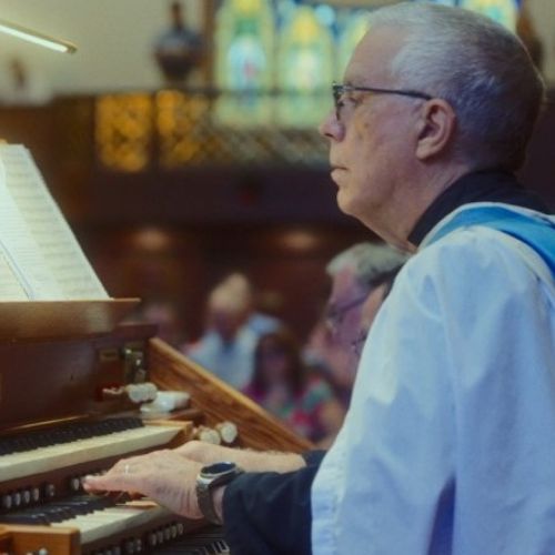 Andrew Walker Accompianist on the Organ